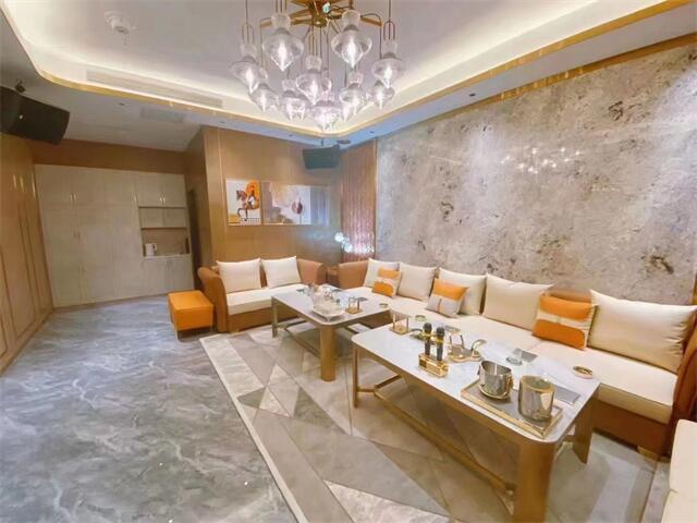 为什么选择济南很大的夜总会作为聚会场所